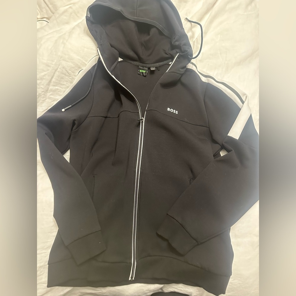 Men’s Hugo Boss back zip hoodie. Size XL